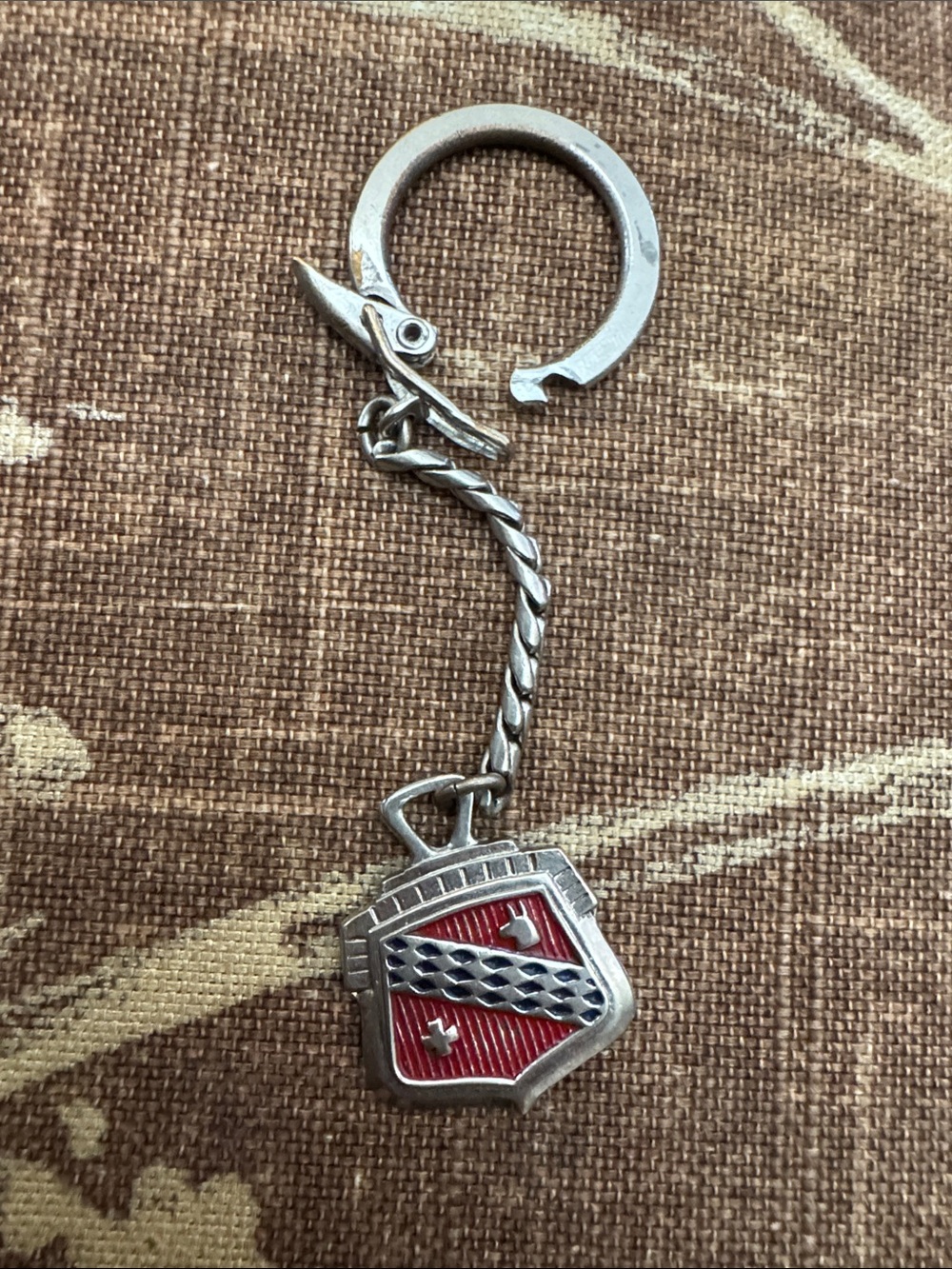 Vintage Buick Single Shield Crest Enamel Metal Keychain Key Ring 1950s Style